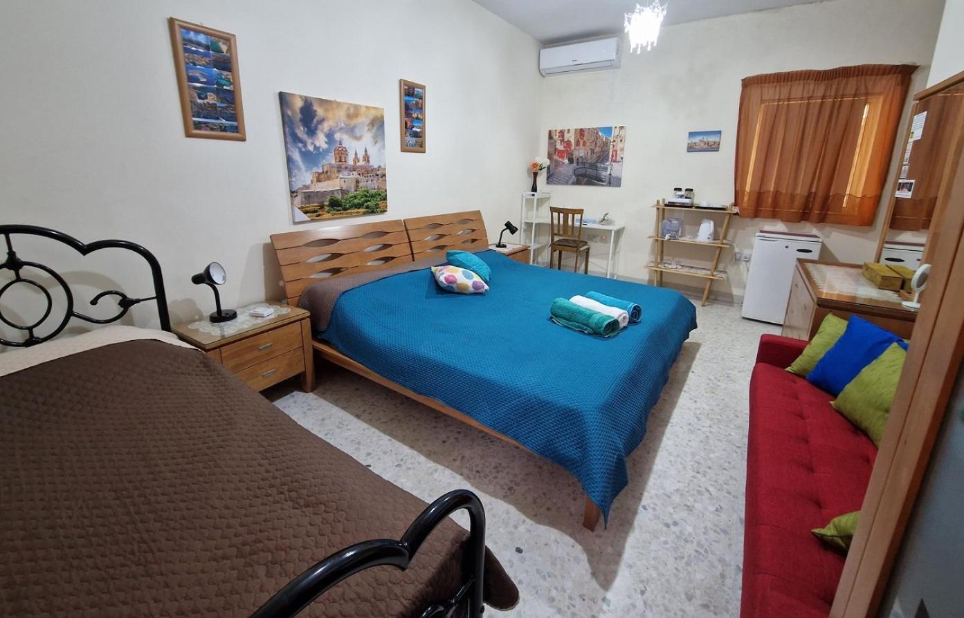 Saracini'S Homestay Attard Екстер'єр фото